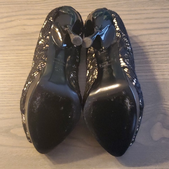 Vintage authentic Alexander McQueen peep toe pumps - Picture 7 of 14